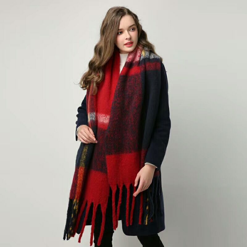 Cashmere Women's Scarf in Plaid Print