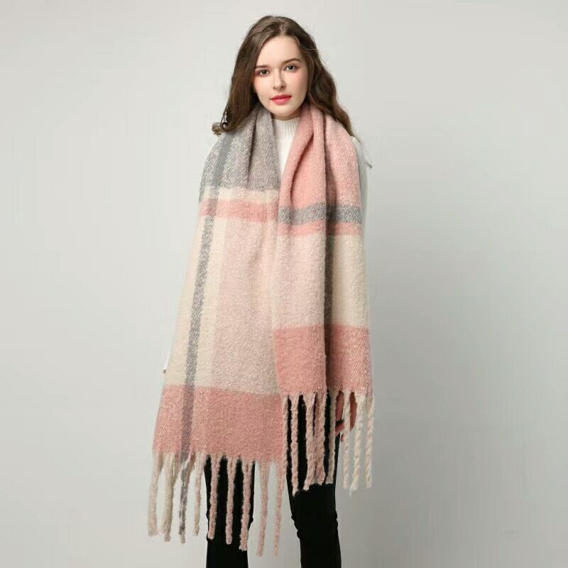 Cashmere Women's Scarf in Plaid Print