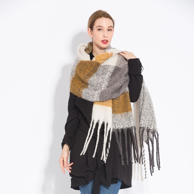 Cashmere Women's Scarf in Plaid Print