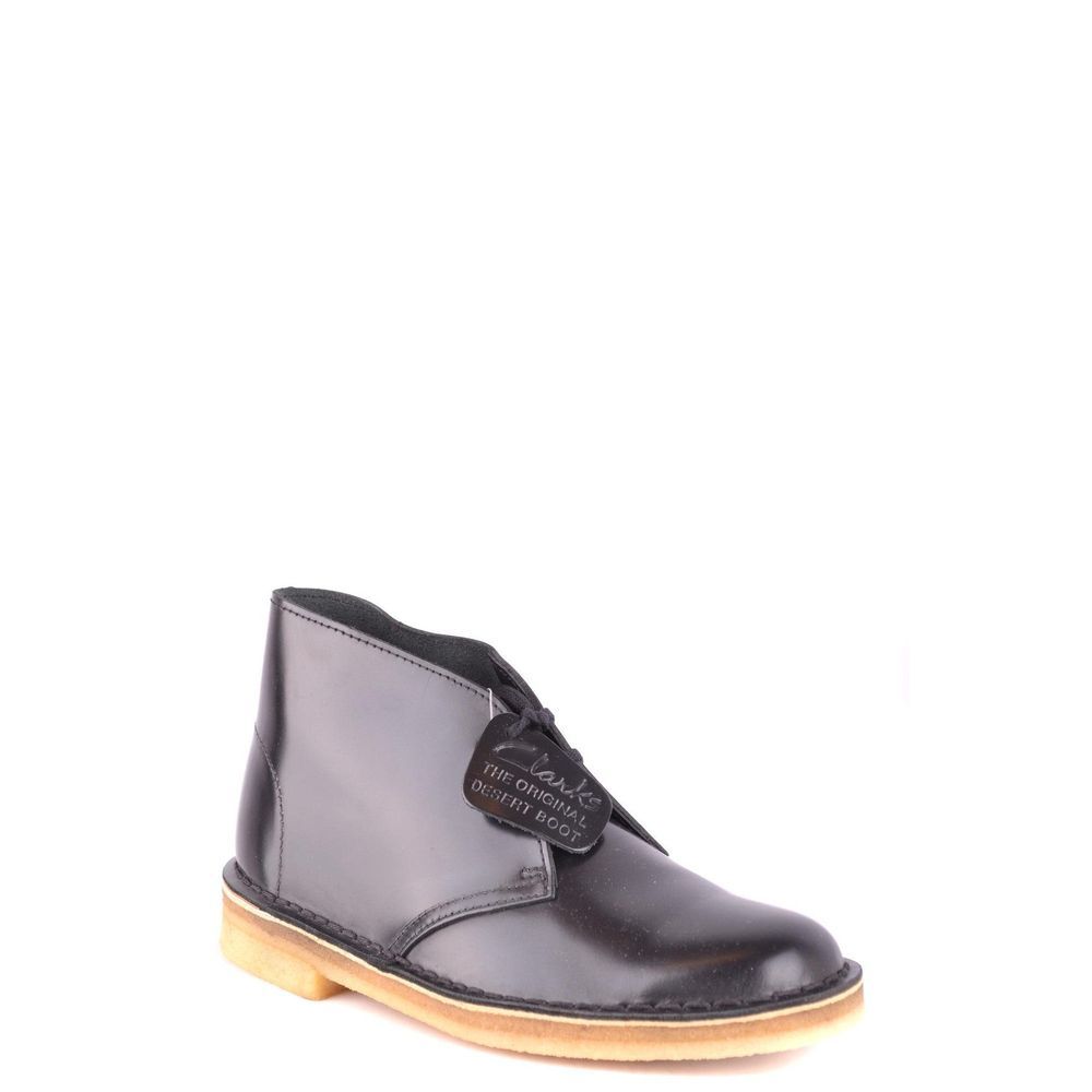 Botas de couro preto com atacadores da Clarks