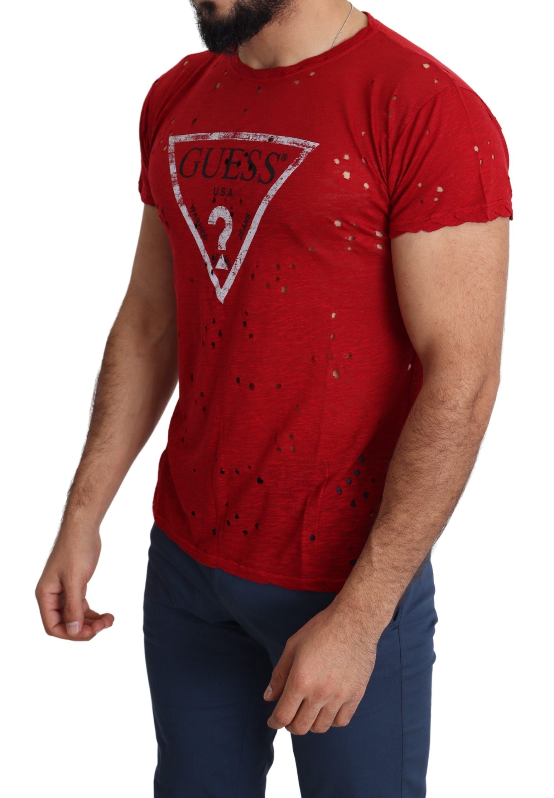 T-shirt casual para homem Guess vermelha em algodão com estampa do logótipo e detalhes perfurados.