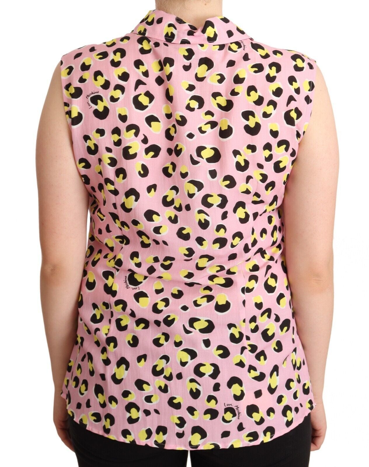 Ich liebe das ärmellose Polo-Top mit Kragen von Moschino in Pink mit Leopardenmuster.