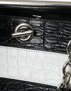 Bolsa Balenciaga Maxi Bucket em Pele Exótica Listrada Preto e Branco