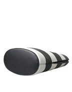 Bolsa Balenciaga Maxi Bucket em Pele Exótica Listrada Preto e Branco