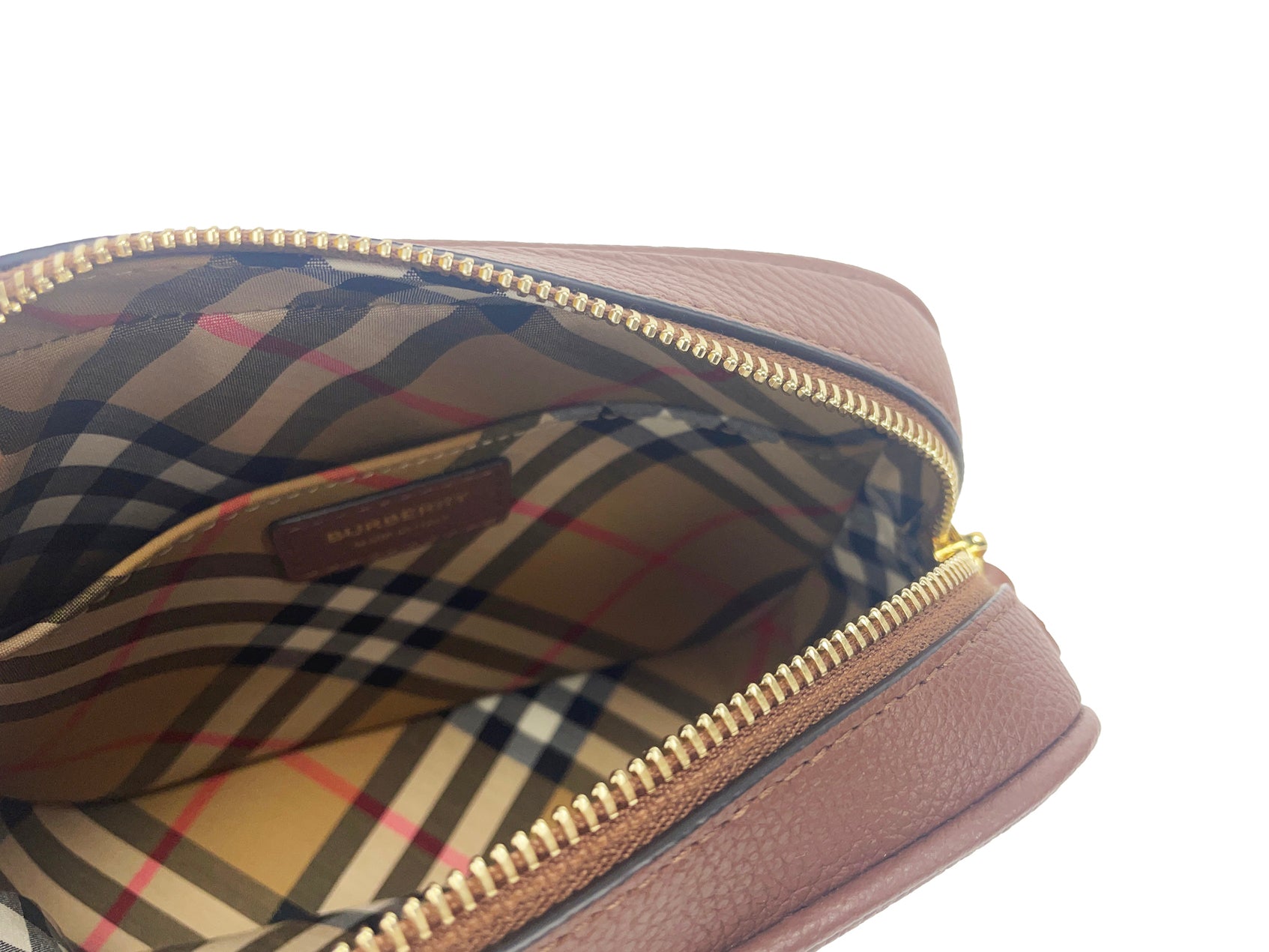 Bolsa pequena a tiracolo Burberry em pele castanho-claro com logo TB