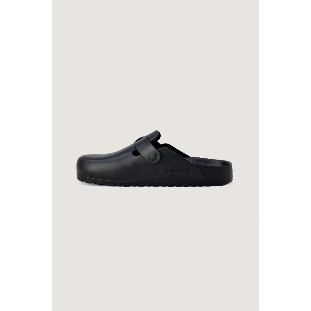 Chinelo Birkenstock em plástico preto