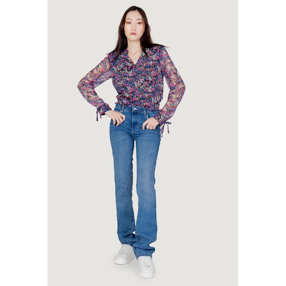 Guess Mom-Jeans aus hellblauer Bio-Baumwolle