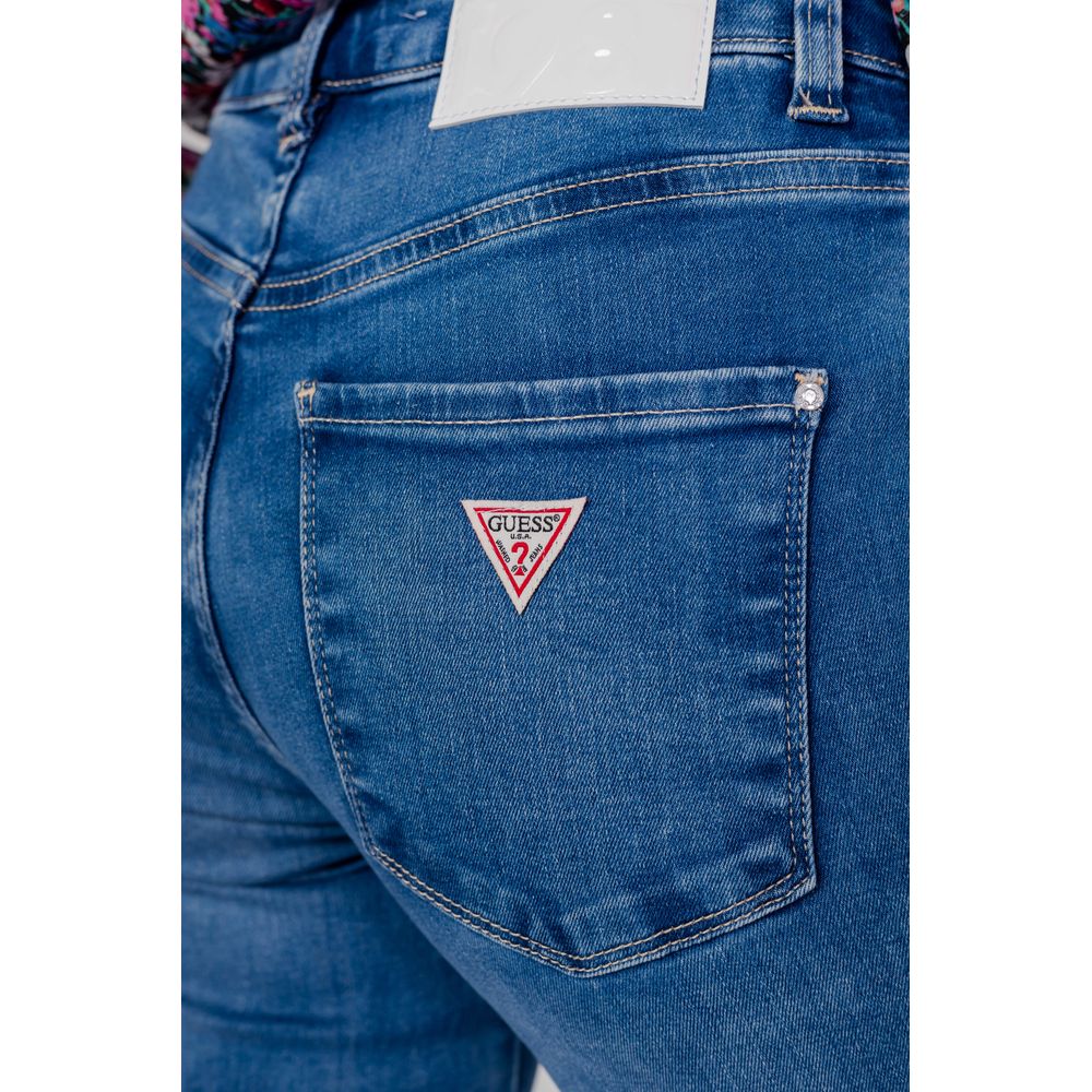 Guess Mom-Jeans aus hellblauer Bio-Baumwolle