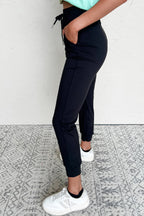 Calça Jogger Preta Skinny com Cordão