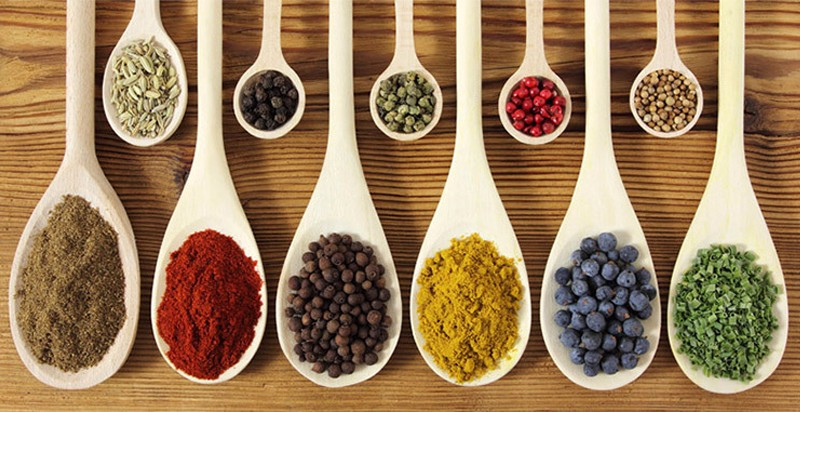 Eco-Friendly Handheld Wooden Spice Mills Set