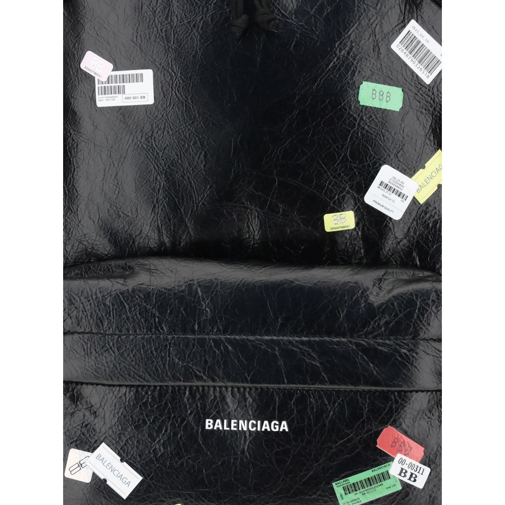 Balenciaga Explorer Rucksack mit aufgedruckten Aufklebern