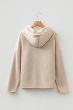 Sweatshirt larga com capuz e cordão, padrão leopardo, textura térmica pergaminho, cor pergaminho.