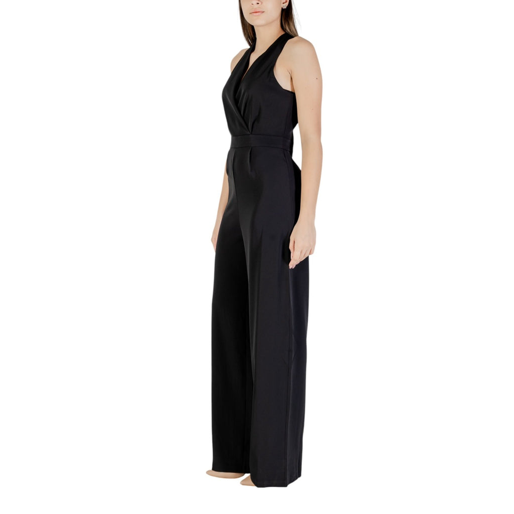 Nur für Damen erhältlicher Jumpsuit
