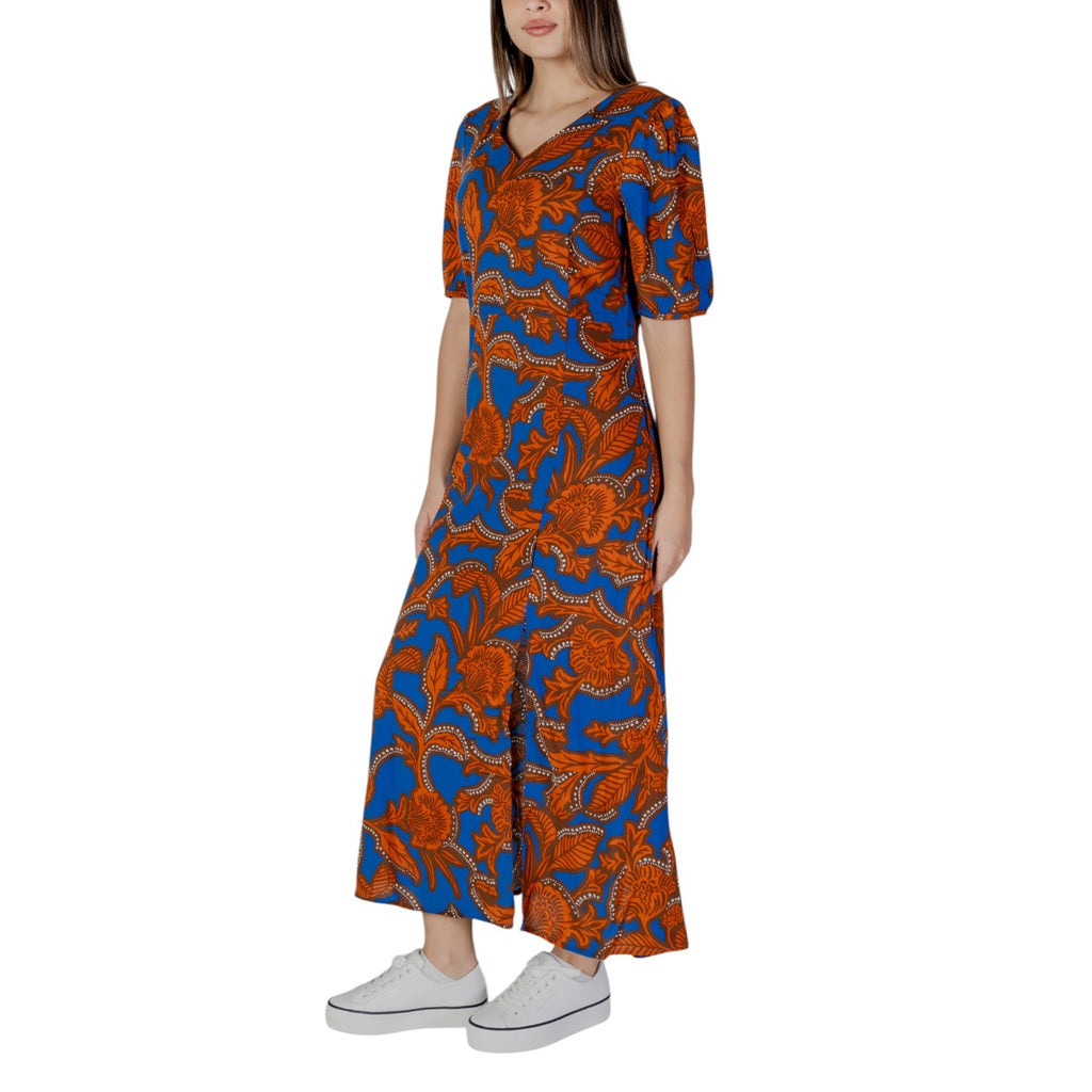 Vestido B. para Mulheres Jovens