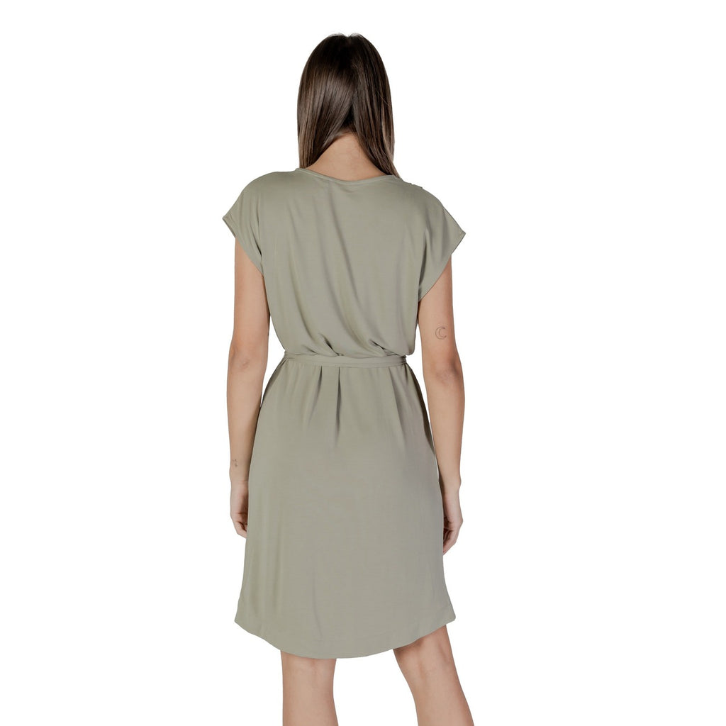 Vestido B. para Mulheres Jovens