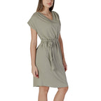 Vestido B. para Mulheres Jovens